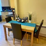 Spacious Central Apartment Next To Royal Mile